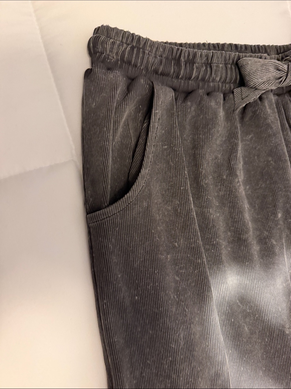 POL gray Wide-Leg Heart Spray-Print ribbed Sweatpants. NWT oversized Size L - Picture 2 of 6